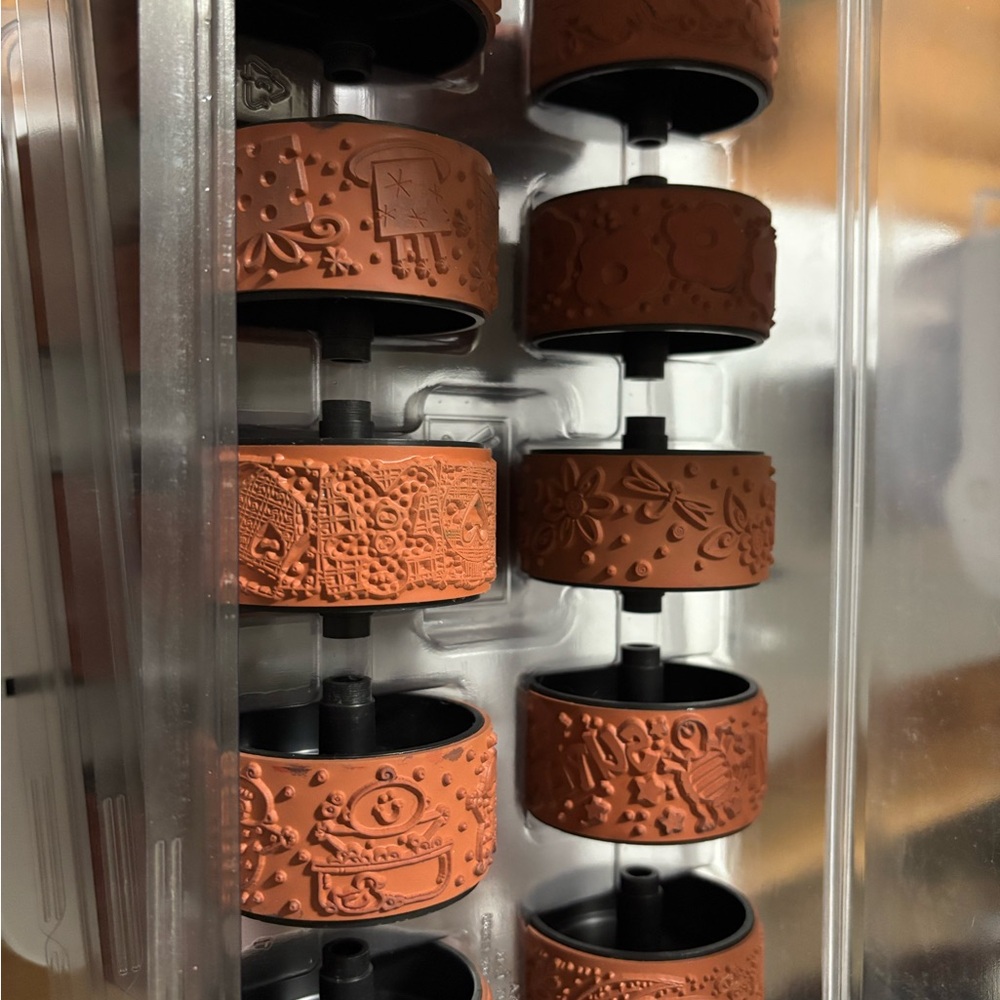 Stampin' Up! Textured Rubber Embossing Rollers in Terracotta Brown and Black